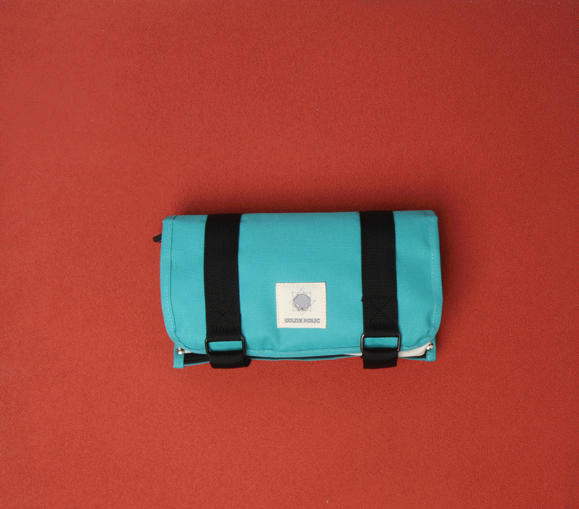 .colorholic_golfcart_organizer_pouch_rok_04_page_title_story_box1.gif